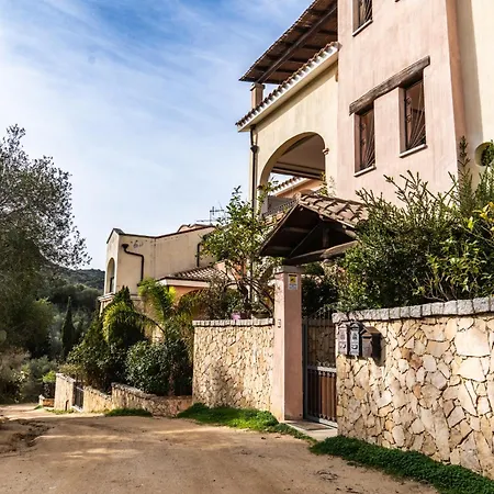 Casa Matilda - Villasimius, 3 Bedrooms, Double Private Garden, Sleeps 7 * 维拉西米乌斯