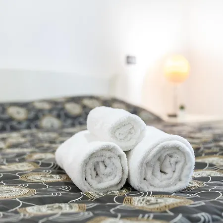 Casa Matilda - Villasimius, 3 Bedrooms, Double Private Garden, Sleeps 7 וילסימיוס